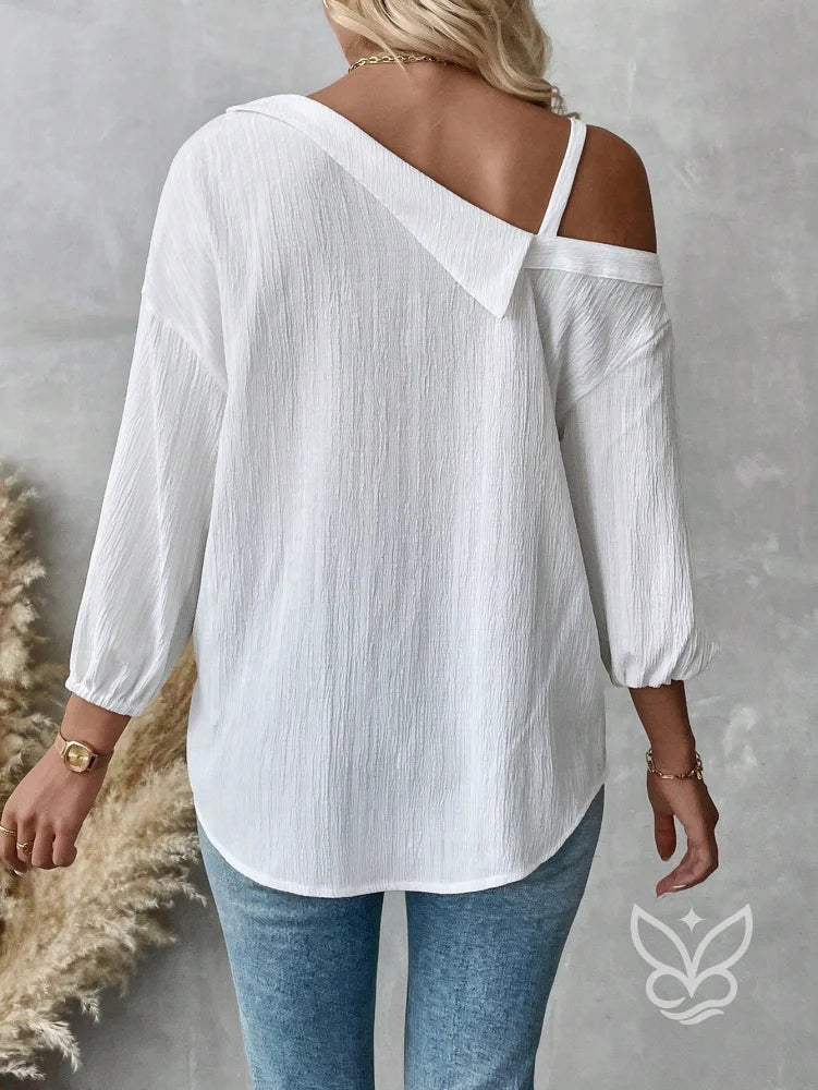 Blusa de Botão com Caimento Solto e Alça Fina Blusa de Botão com Caimento Solto e Alça Fina