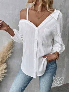 Blusa de Botão com Caimento Solto e Alça Fina Blusa de Botão com Caimento Solto e Alça Fina