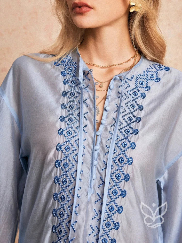 Blusa De Cetim Com Bordado E Mangas Longas Soltas Blusa De Cetim Com Bordado E Mangas Longas Soltas