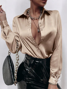 Blusa de Cetim com Botões e Decote Profundo Champanhe / P Blusa de Cetim com Botões e Decote Profundo