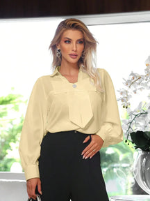 Blusa de Manga Longa com Lapela e Caimento Sofisticado Bege / PP Blusa de Manga Longa com Lapela e Caimento Sofisticado