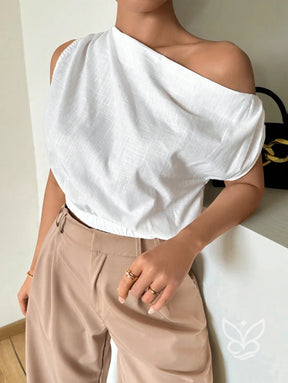 Blusa de Um Ombro com Caimento Solto e Elegante Blusa de Um Ombro com Caimento Solto e Elegante
