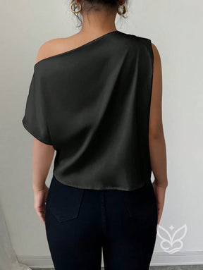 Blusa De Um Ombro Só Em Cetim Com Caimento Assimétrico Blusa De Um Ombro Só Em Cetim Com Caimento Assimétrico