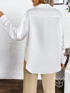 Blusa Em Cetim Com Botões Frontais E Gola Elegante Blusa Em Cetim Com Botões Frontais E Gola Elegante