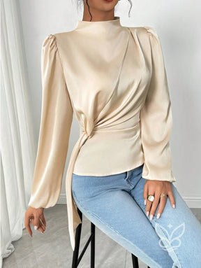 Blusa Em Cetim Com Gola Alta E Amarração Lateral Blusa Em Cetim Com Gola Alta E Amarração Lateral