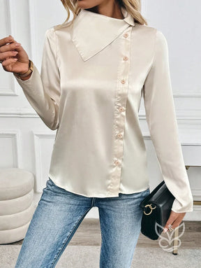 Blusa Em Cetim Com Gola Alta E Botões Laterais Elegantes Blusa Em Cetim Com Gola Alta E Botões Laterais Elegantes