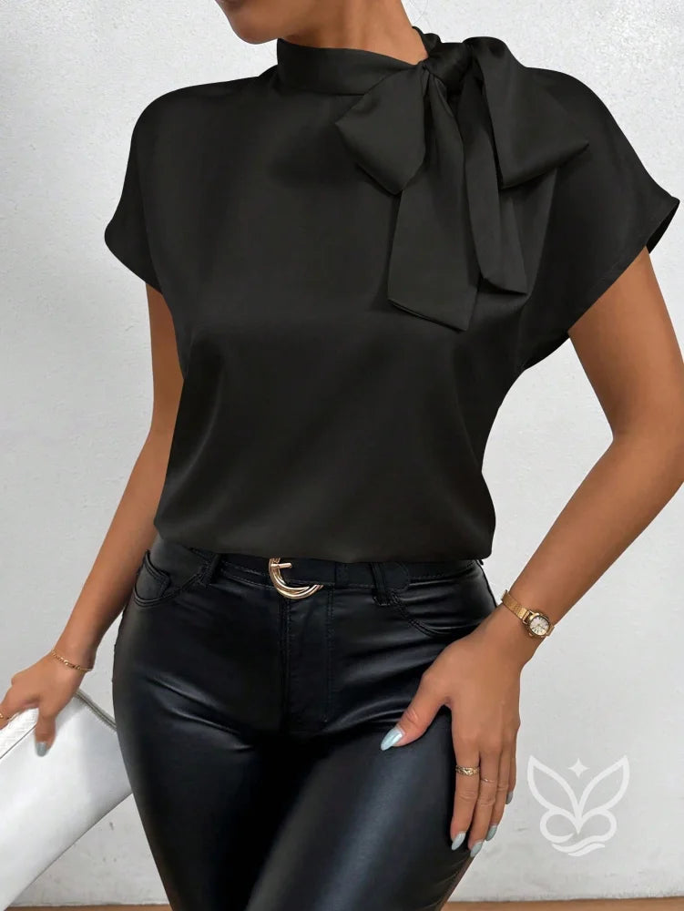 Blusa Em Cetim Com Gola Alta E Laço Lateral Sofisticado Preto / PP Blusa Em Cetim Com Gola Alta E Laço Lateral