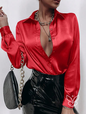 Blusa Em Cetim Com Gola Clássica E Decote Profundo Vermelho / PP Blusa Em Cetim Com Gola Clássica E Decote Profundo