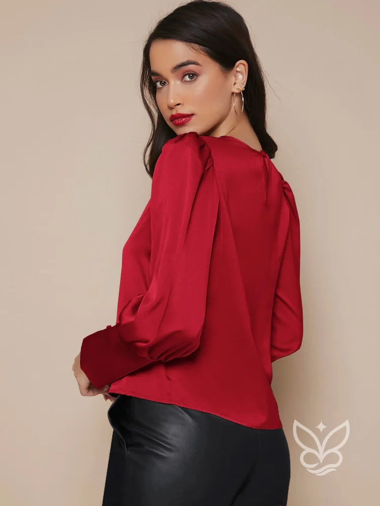 Blusa Em Cetim Com Manga Longa E Caimento Elegante Blusa Em Cetim Com Manga Longa E Caimento Elegante