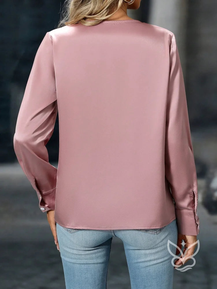 Blusa Em Cetim Com Manga Longa E Fechamento Discreto Blusa Em Cetim Com Manga Longa E Fechamento Discreto