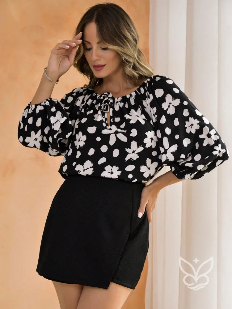 Blusa Estampada com Manga Bufante e Amarração no Decote Blusa Estampada com Manga Bufante e Amarração no Decote
