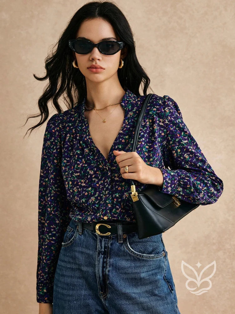 Blusa Floral com Decote V e Manga Longa Levemente Bufante Blusa Floral com Decote V e Manga Longa Levemente Bufante