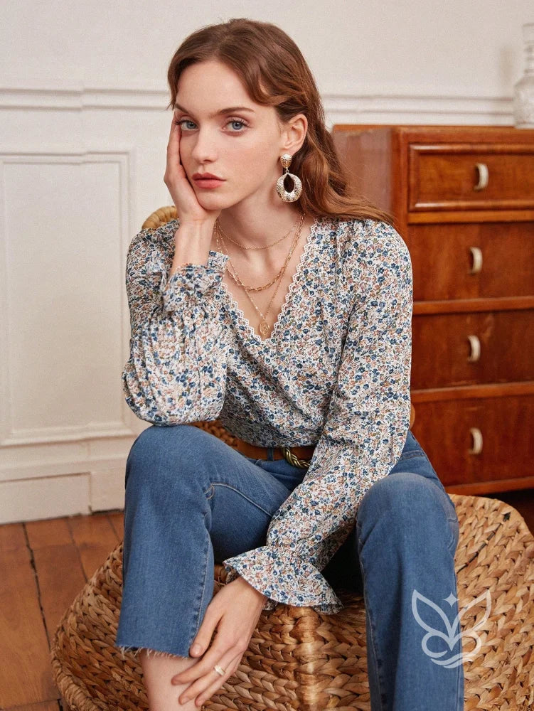 Blusa Floral Com Decote V E Mangas Longas Com Babado Blusa Floral Com Decote V E Mangas Longas Com Babado