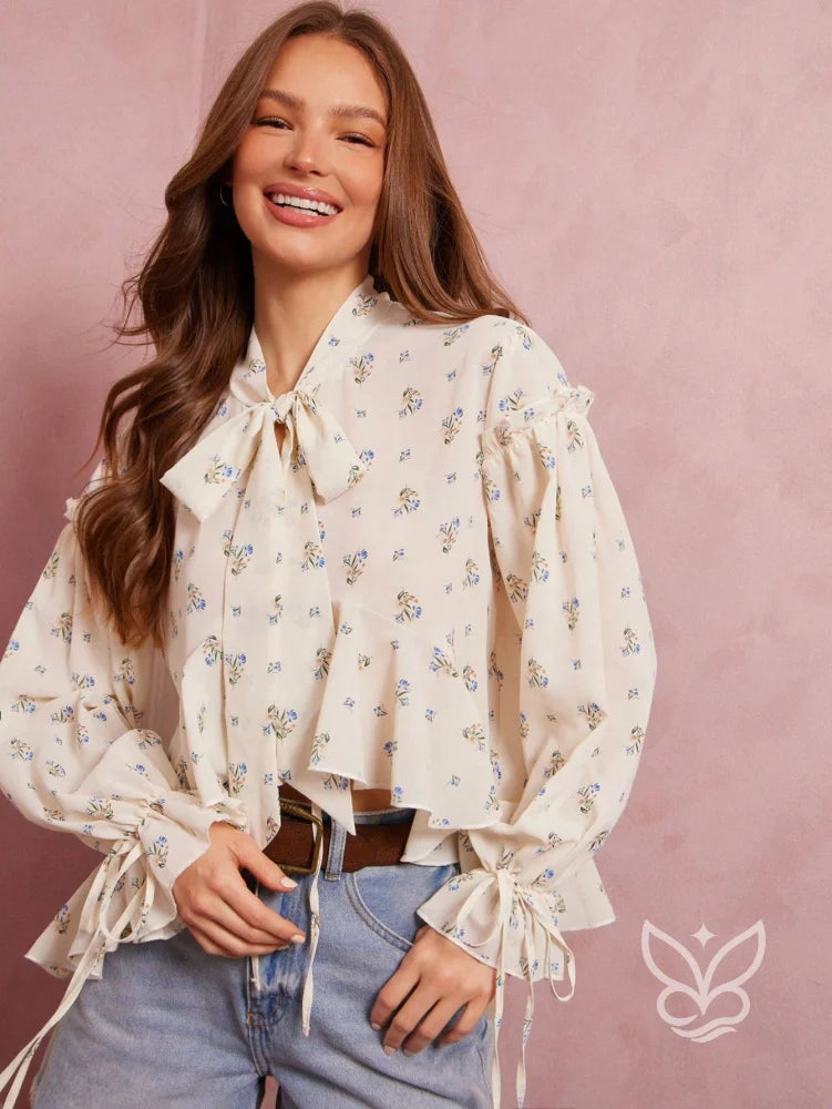 Blusa Floral Com Manga Bufante E Amarração Na Gola Damasco / PP Blusa Floral Com Manga Bufante E Amarração Na Gola