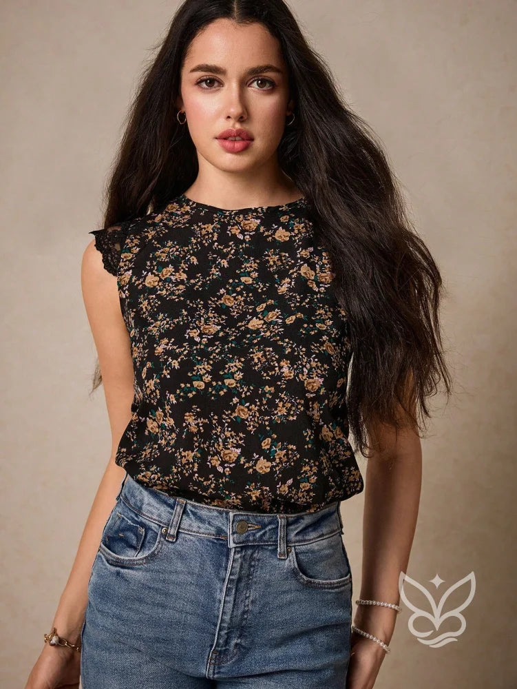 Blusa Floral Com Renda E Detalhe Nas Costas Blusa Floral Com Renda E Detalhe Nas Costas