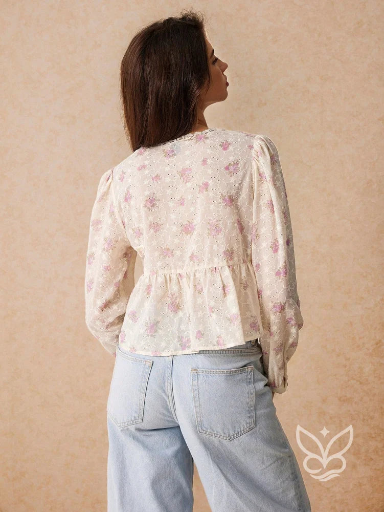 Blusa Floral Com Transparência E Botões Frontais Blusa Floral Com Transparência E Botões Frontais