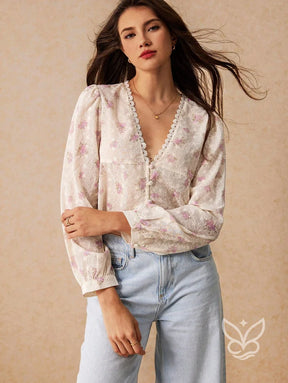 Blusa Floral Com Transparência E Botões Frontais Blusa Floral Com Transparência E Botões Frontais