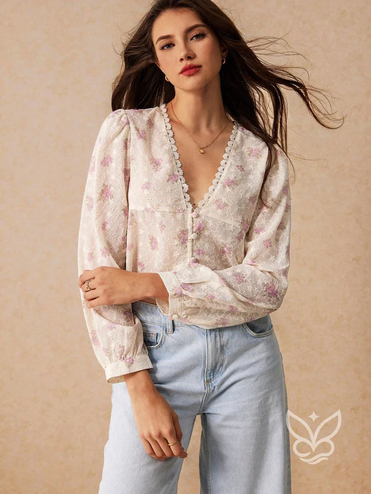 Blusa Floral Com Transparência E Botões Frontais Blusa Floral Com Transparência E Botões Frontais