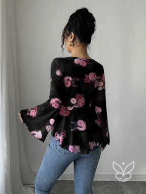 Blusa Floral Transparente Com Manga Flare E Laço Frontal Blusa Floral Transparente Com Manga Flare E Laço Frontal