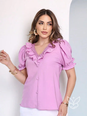 Blusa Formal Com Manga Bufante Curta E Decote V Com Babados Blusa Formal Com Manga Bufante Curta E Decote V Com Babados