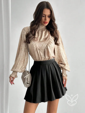 Blusa Gola Alta Com Manga Bufante E Caimento Elegante Blusa Gola Alta Com Manga Bufante E Caimento Elegante
