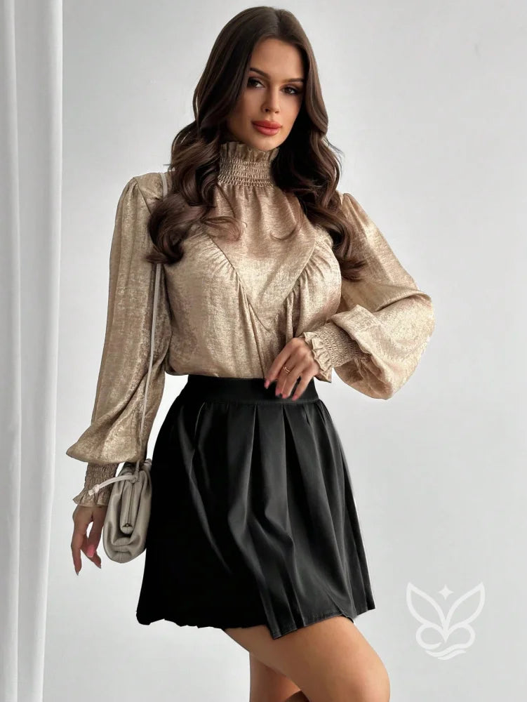 Blusa Gola Alta Com Manga Bufante E Caimento Elegante Blusa Gola Alta Com Manga Bufante E Caimento Elegante