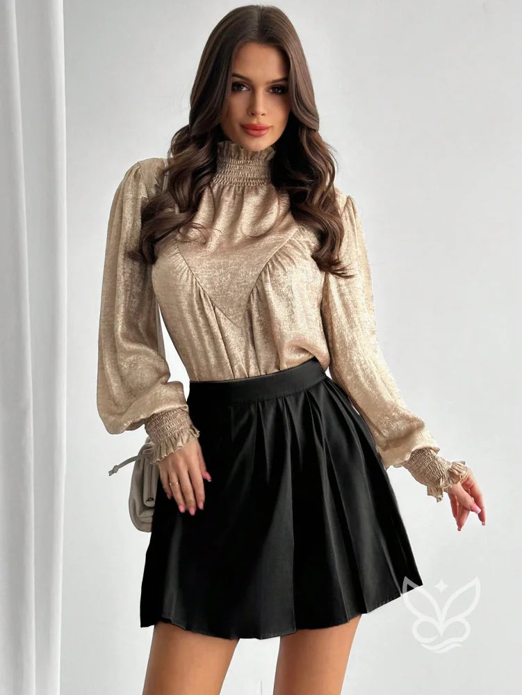 Blusa Gola Alta Com Manga Bufante E Caimento Elegante Blusa Gola Alta Com Manga Bufante E Caimento Elegante