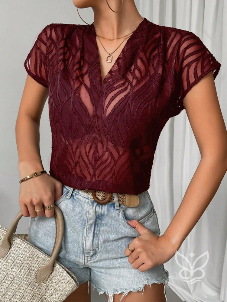 Blusa Jacquard Decote V Com Manga Curta E Caimento Sofisticado Vinho / PP Blusa Jacquard Decote V Com Manga Curta E