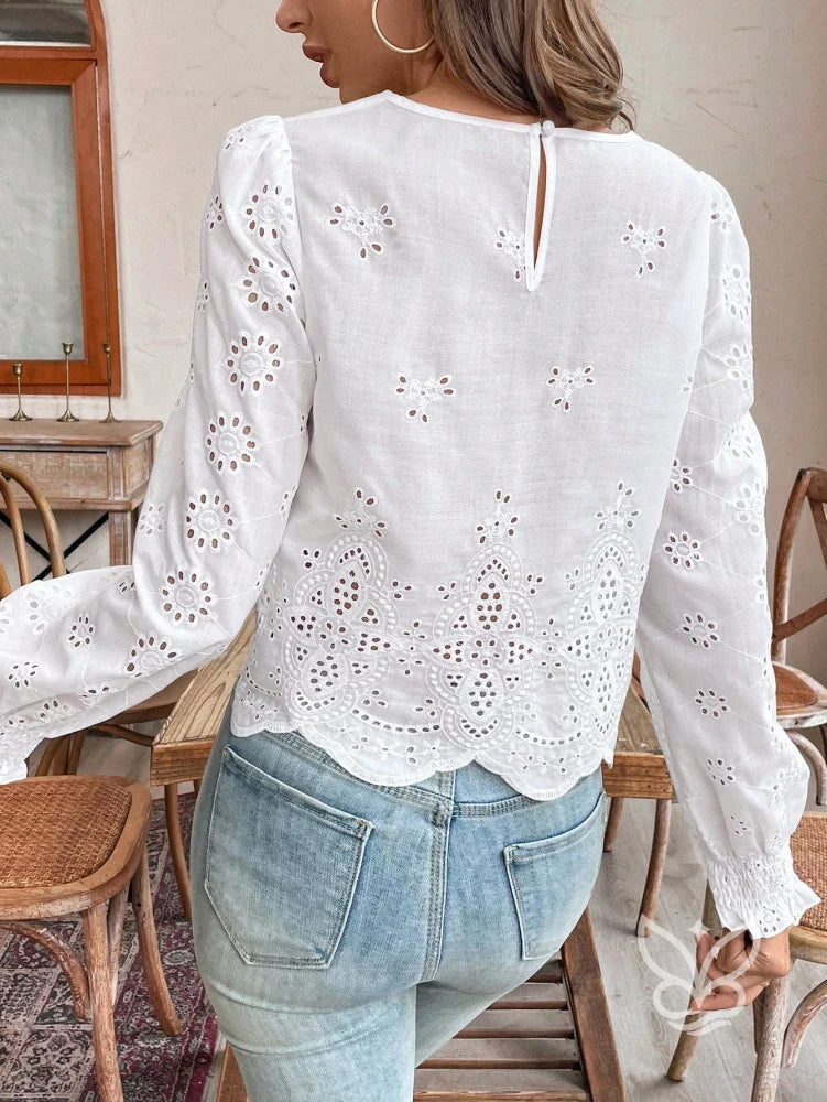 Blusa Laise Com Manga Longa E Barra Recortada Blusa Laise Com Manga Longa E Barra Recortada