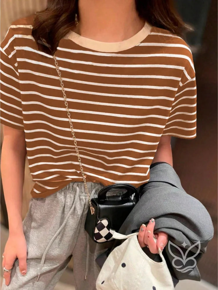 Blusa Listrada Casual Com Gola Contrastante Marrom / P Blusa Listrada Casual Com Gola Contrastante
