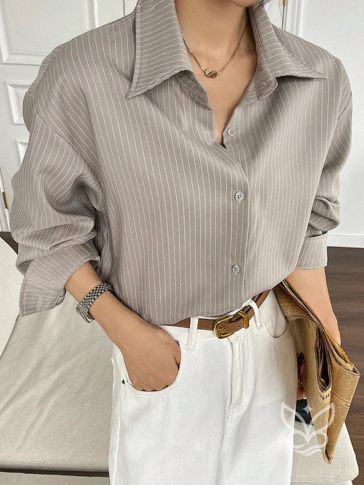Blusa Listrada Oversized Manga Longa Caqui / PP Blusa Listrada Oversized Manga Longa