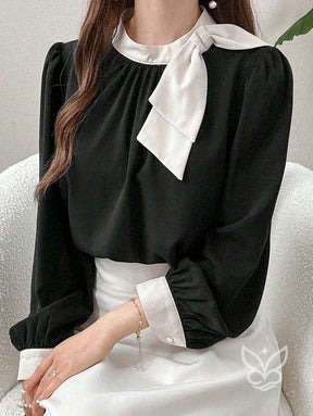 Blusa Manga Bufante Com Gola Alta E Punho Contrastante Preto / PP Blusa Manga Bufante Com Gola Alta E Punho Contrastante