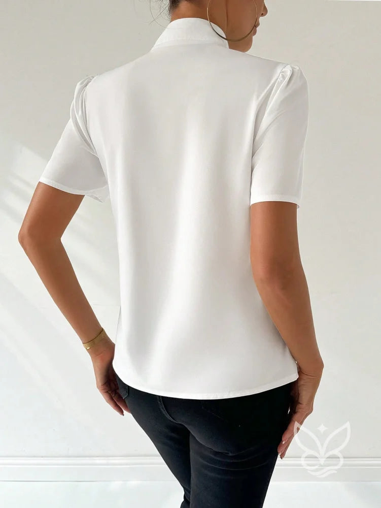 Blusa Manga Curta Com Babados E Caimento Delicado Blusa Manga Curta Com Babados E Caimento Delicado