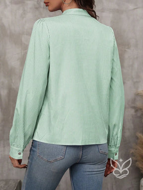Blusa Manga Longa Com Gola Alta E Fechamento Por Botões Blusa Manga Longa Com Gola Alta E Fechamento Por Botões