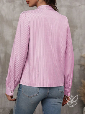 Blusa Manga Longa Com Gola Alta E Fechamento Por Botões Blusa Manga Longa Com Gola Alta E Fechamento Por Botões