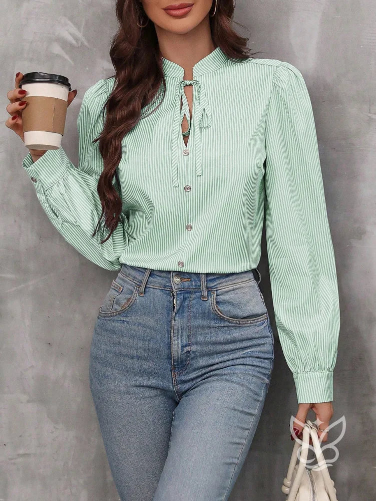 Blusa Manga Longa Com Gola Alta E Fechamento Por Botões Verde Menta / PP Blusa Manga Longa Com Gola Alta E Fechamento