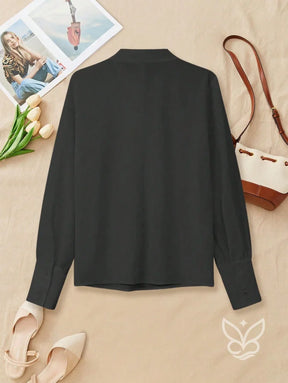 Blusa Manga Longa Com Gola Laço E Caimento Elegante Blusa Manga Longa Com Gola Laço E Caimento Elegante