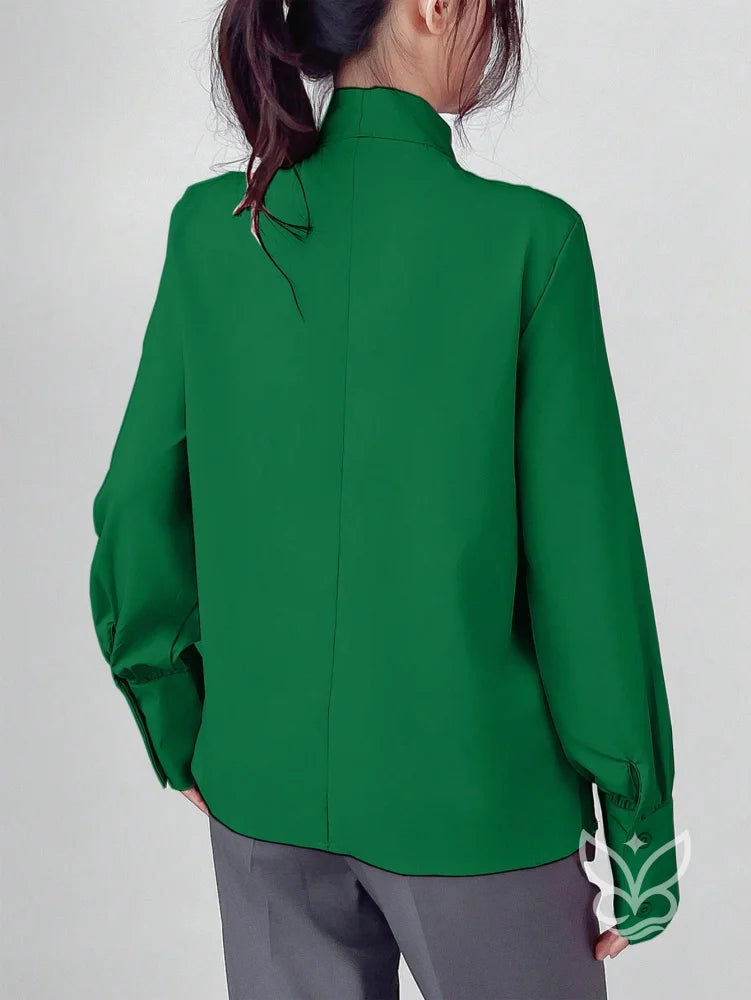 Blusa Manga Longa Com Gola Laço E Caimento Elegante Blusa Manga Longa Com Gola Laço E Caimento Elegante