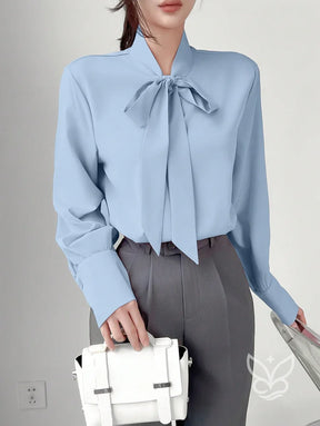 Blusa Manga Longa Com Gola Laço E Caimento Elegante Azul Bebê / PP Blusa Manga Longa Com Gola Laço E Caimento Elegante