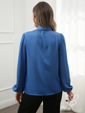 Blusa Manga Longa Com Gola Laço E Punho Bufante Blusa Manga Longa Com Gola Laço E Punho Bufante