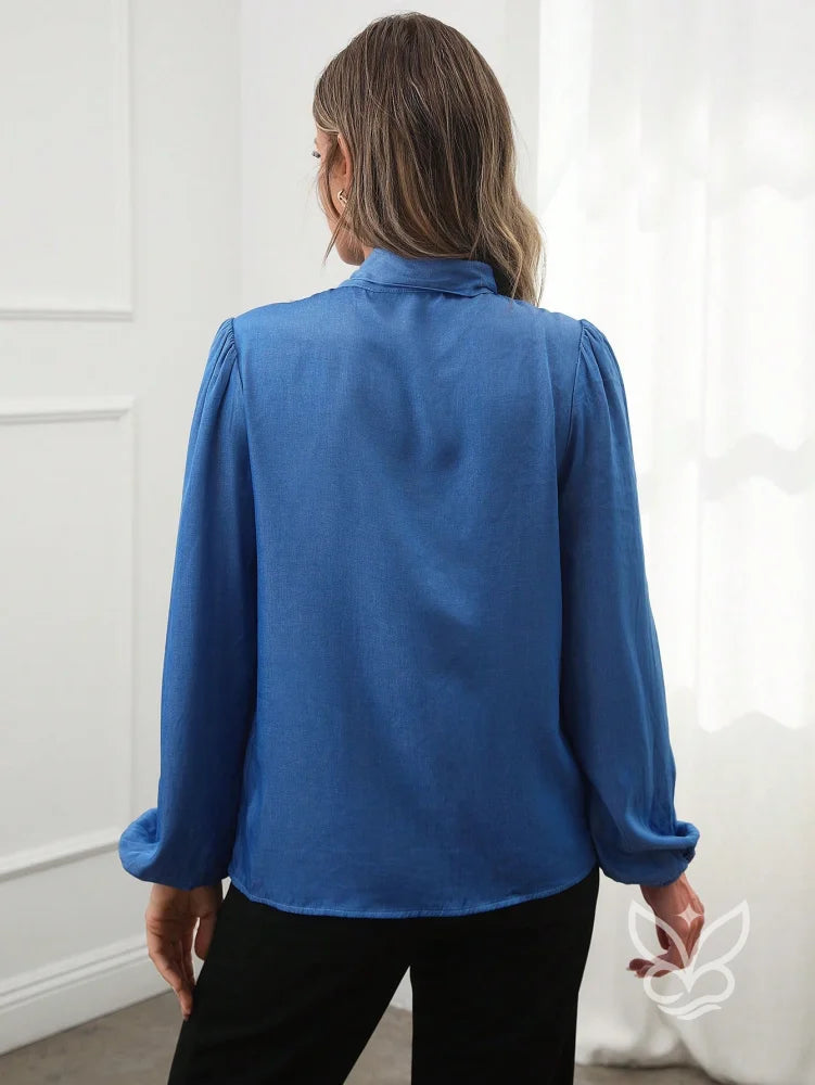 Blusa Manga Longa Com Gola Laço E Punho Bufante Blusa Manga Longa Com Gola Laço E Punho Bufante