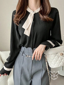 Blusa Manga Longa Com Laço Na Gola E Detalhes Contrastantes Preto / PP Blusa Manga Longa Com Laço Na Gola E Detalhes
