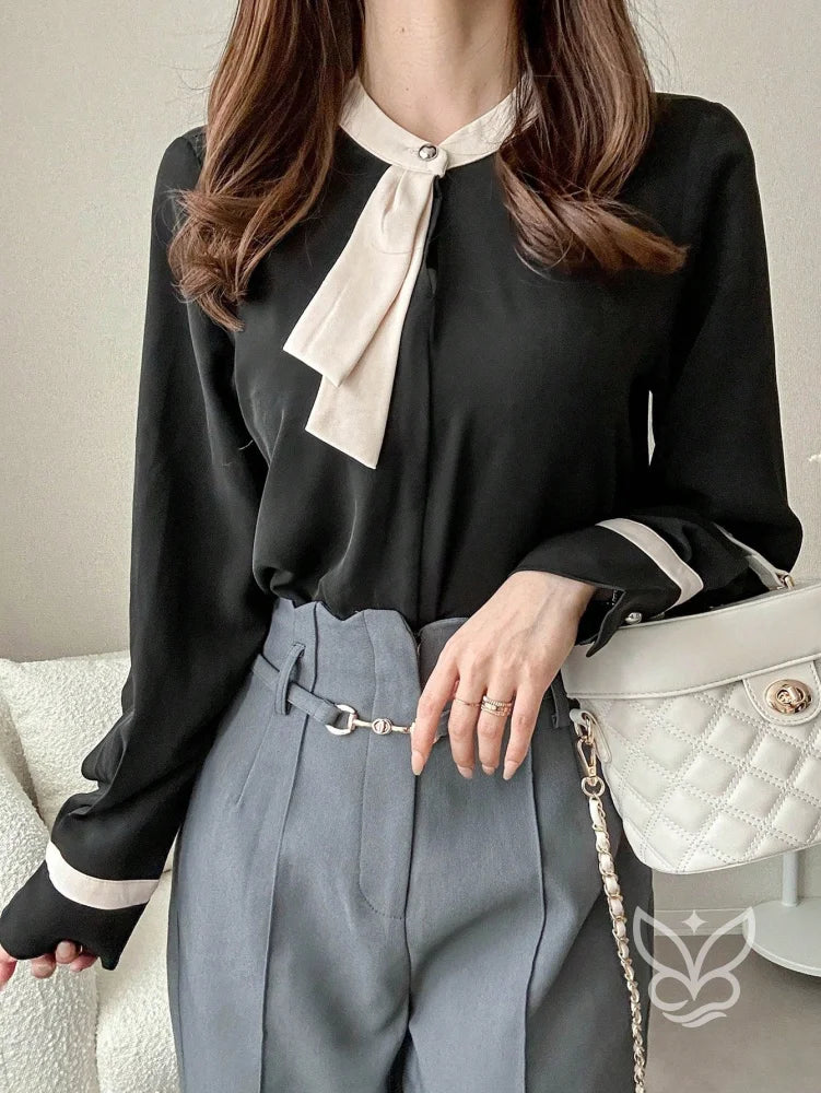 Blusa Manga Longa Com Laço Na Gola E Detalhes Contrastantes Preto / PP Blusa Manga Longa Com Laço Na Gola E Detalhes