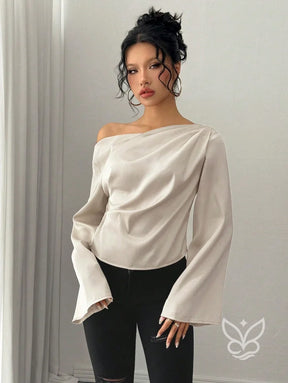 Blusa Ombro a Ombro Com Manga Longa E Cintura Ajustada Blusa Ombro a Ombro Com Manga Longa E Cintura Ajustada