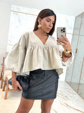 Blusa Peplum Com Manga Bufante E Gola Laço Delicada Bege / PP Blusa Peplum Com Manga Bufante E Gola Laço Delicada