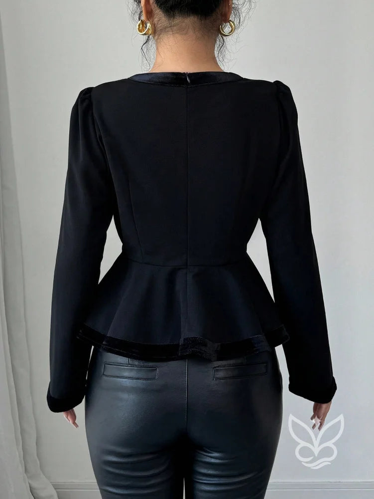 Blusa Peplum De Veludo Com Babados Na Barra E Manga Longa Blusa Peplum De Veludo Com Babados Na Barra E Manga Longa