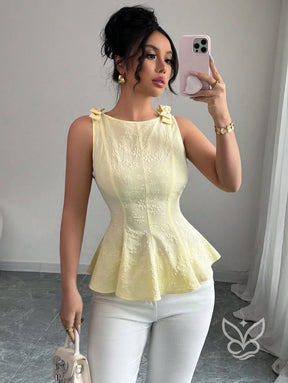 Blusa Peplum Estampa Floral Com Laço Na Alça E Cintura Marcada Blusa Peplum Estampa Floral Com Laço Na Alça E Cintura