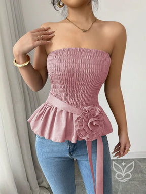 Blusa Peplum Minimalista Com Manga Bufante E Caimento Solto Blusa Peplum Minimalista Com Manga Bufante E Caimento Solto