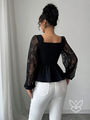 Blusa Peplum Transpassada Com Renda Manga Longa E Decote V Blusa Peplum Transpassada Com Renda Manga Longa E Decote V