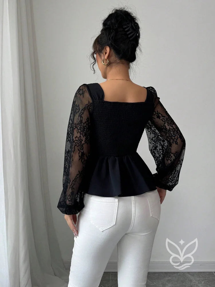 Blusa Peplum Transpassada Com Renda Manga Longa E Decote V Blusa Peplum Transpassada Com Renda Manga Longa E Decote V